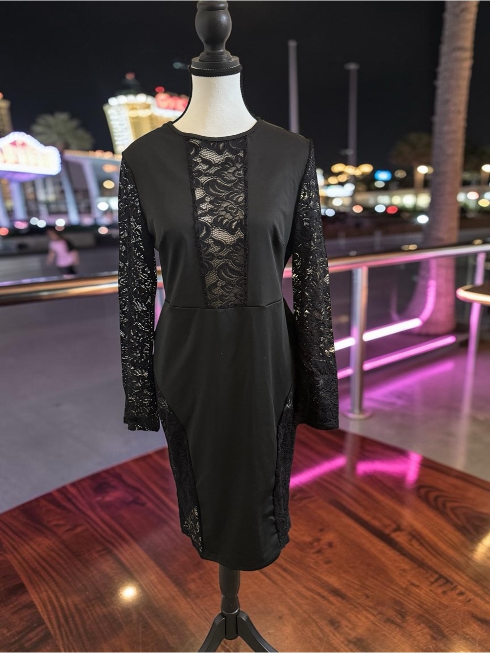 New JASMINE LACE INSETS BLACK DRESS Size Medium